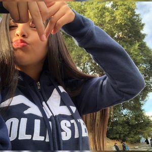 Meet your Posher, Dennise